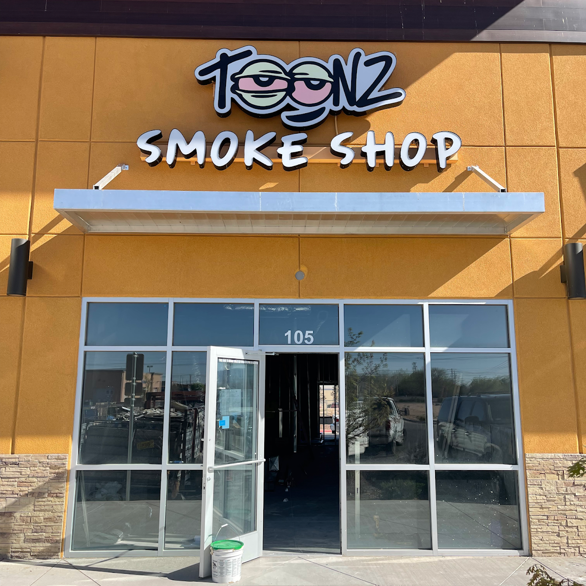 TOONZ Smoke Shop storefront in El Paso, TX